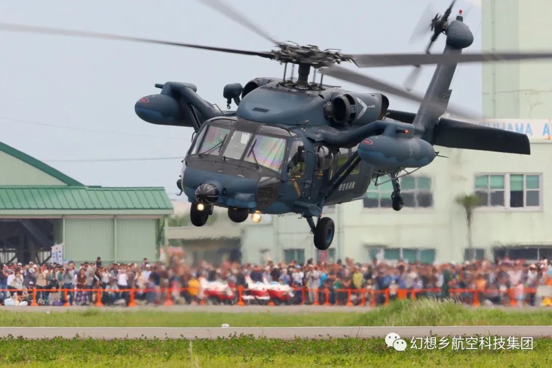 现实世界中日本航空自卫队的UH-60JA黑鹰直升机(图源:Wikimedia Common) UH-60JA